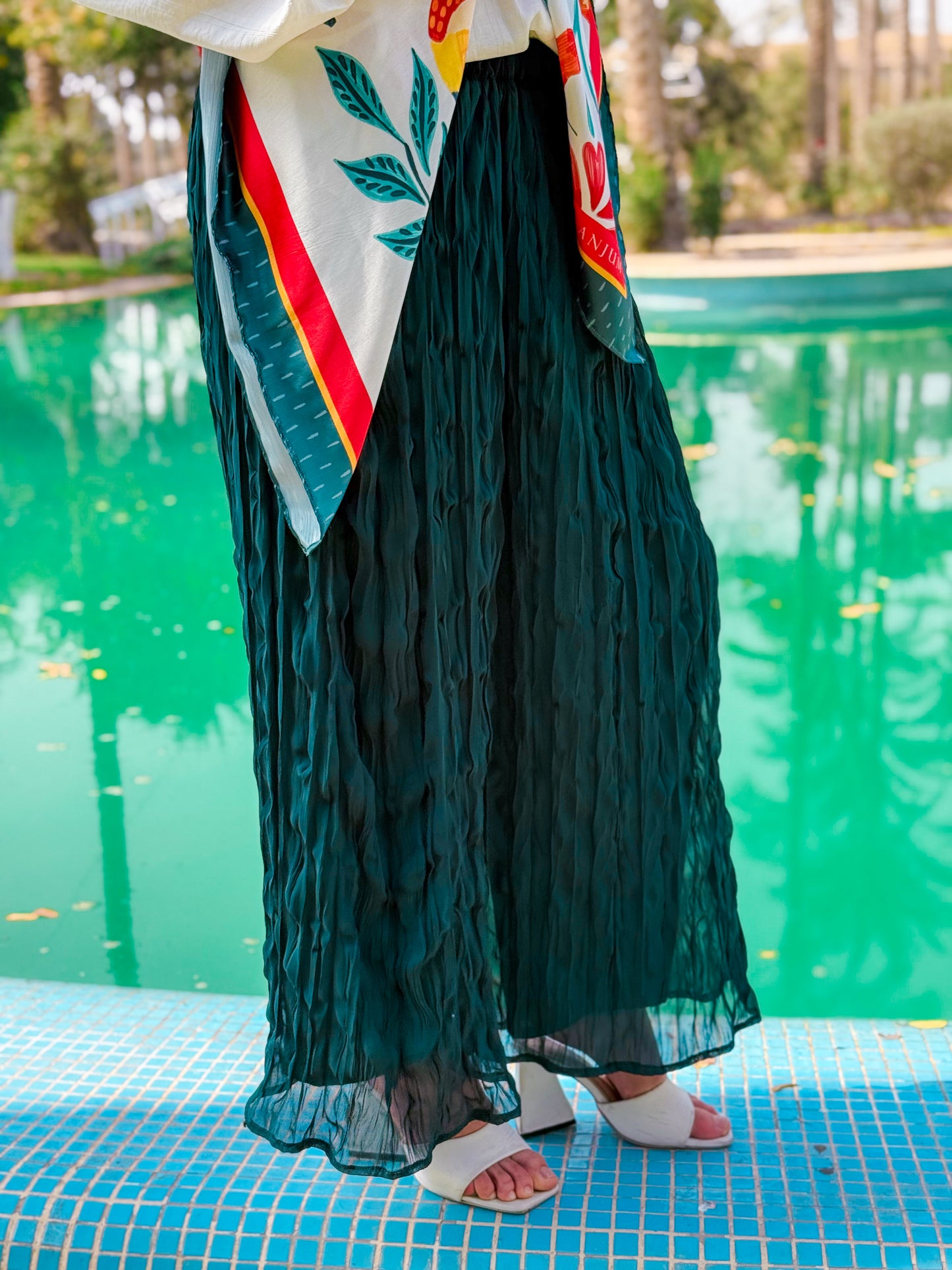Pleated pants in Teal
