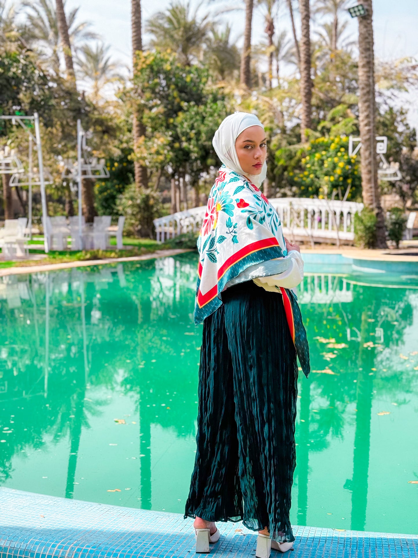 Pleated pants in Teal