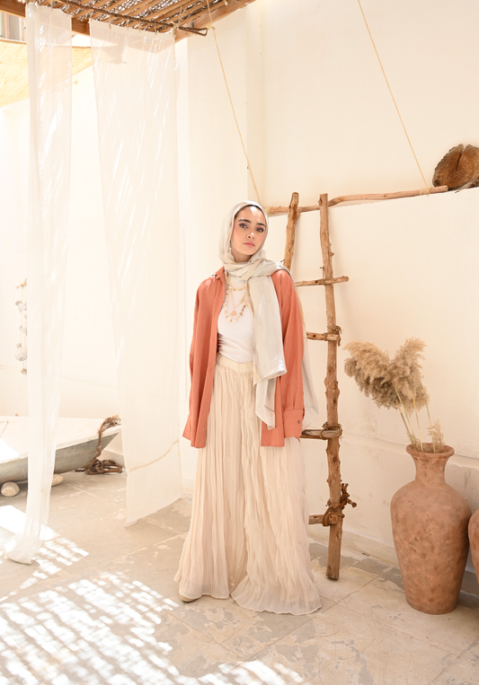 Pleated pants in Beige