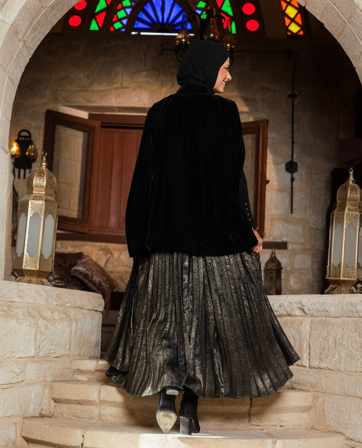 Falak Cape in Black