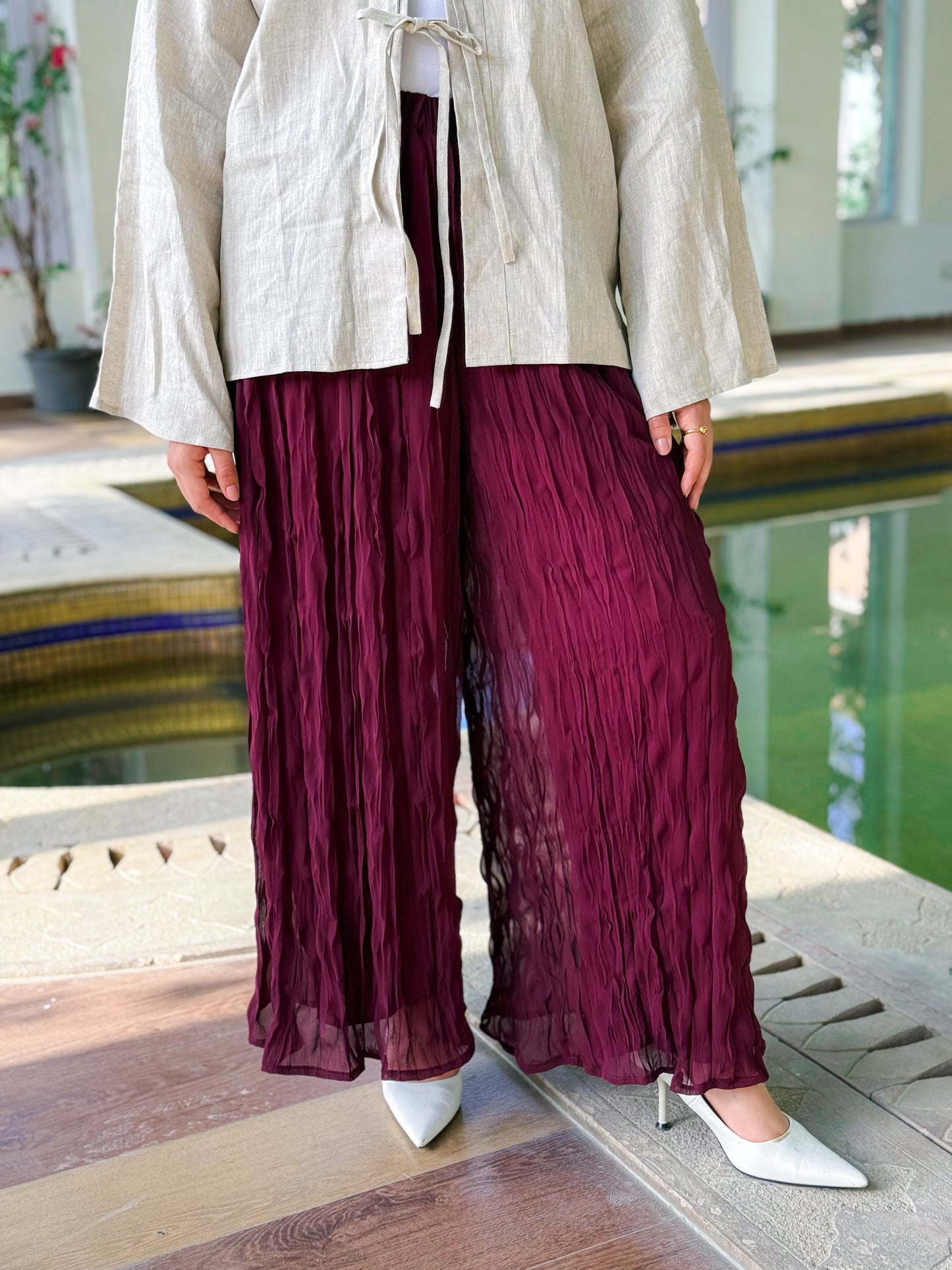 Pleated pants in Burgundy